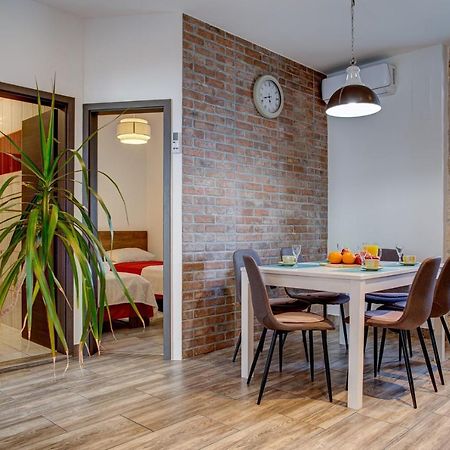 Apartment Laura With Terrace วอดิยัน ภายนอก รูปภาพ